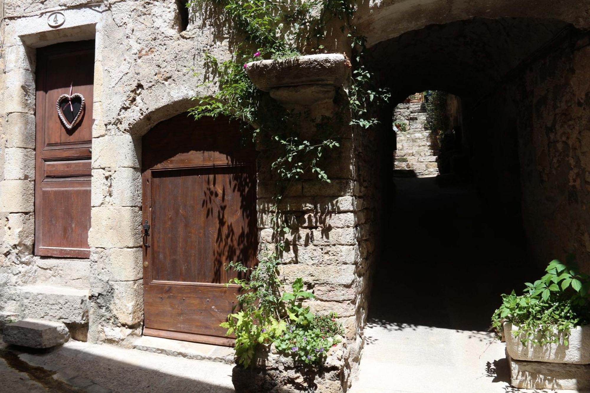 Gite Marceline Saint-Guilhem-le-Desert Exteriör bild